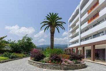 Cronwell Platamon Resort