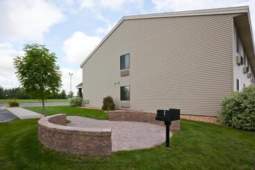 هتل Americinn By Wyndham Thief River Falls