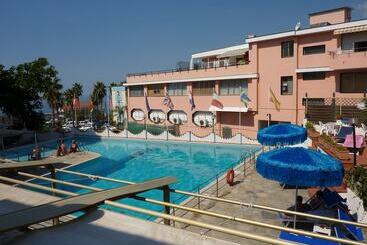هتل Ariston Montecarlo