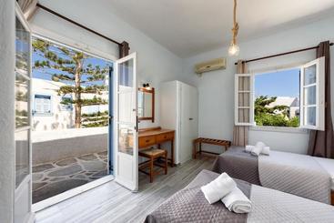 هتل Astoria Apartments