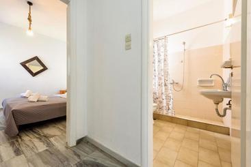 هتل Astoria Apartments