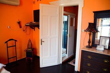 هتل Cunda Zehra Teyzenin Evi