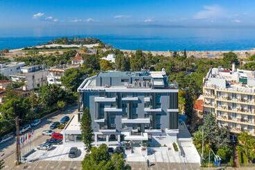 هتل Glyfada Riviera