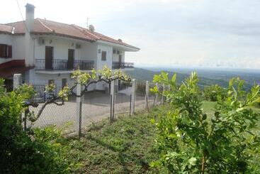 هتل Guesthouse Arsenis