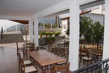 هتل Guesthouse Arsenis
