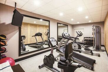 هتل La Quinta By Wyndham Baton Rouge Denham Springs