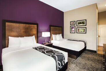 هتل La Quinta By Wyndham Baton Rouge Denham Springs