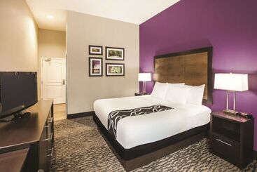 هتل La Quinta By Wyndham Baton Rouge Denham Springs