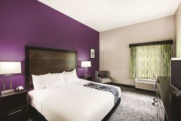 هتل La Quinta By Wyndham Baton Rouge Denham Springs