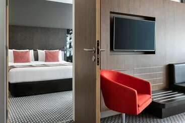هتل Melia Paris La Defense