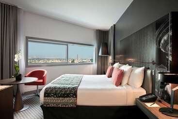 هتل Melia Paris La Defense