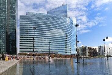هتل Melia Paris La Defense