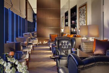 Royal Savoy Hotel & Spa