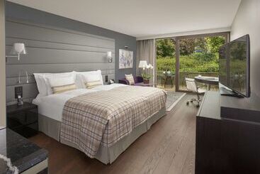 Royal Savoy Hotel & Spa