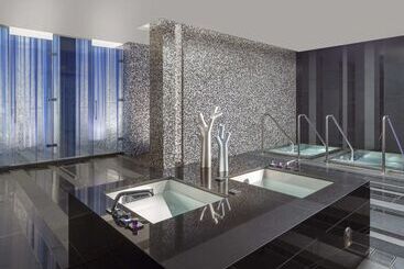 Royal Savoy Hotel & Spa