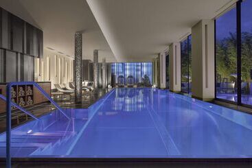 Royal Savoy Hotel & Spa