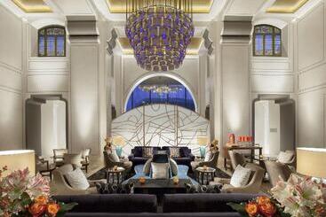 Royal Savoy Hotel & Spa