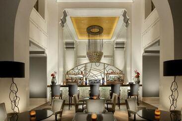Royal Savoy Hotel & Spa