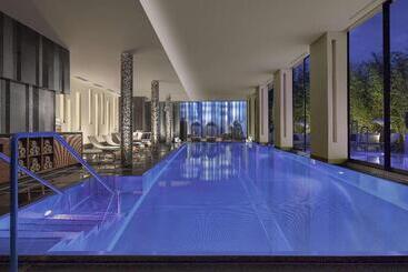 Royal Savoy Hotel & Spa