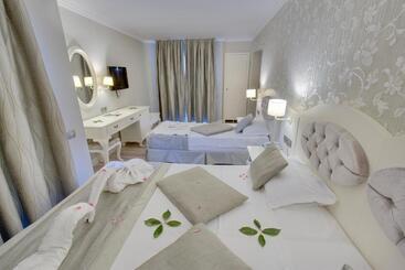 The Pinehill Hotel & Suites