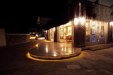 The Pinehill Hotel & Suites