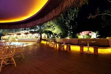 The Pinehill Hotel & Suites