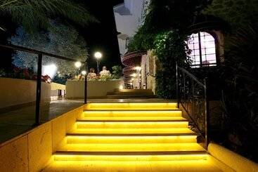 The Pinehill Hotel & Suites