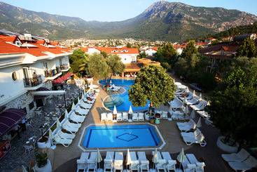 The Pinehill Hotel & Suites