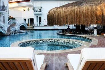 The Pinehill Hotel & Suites
