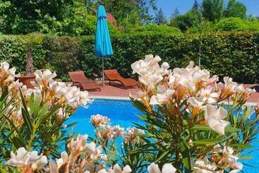 Hullám Villa B&b