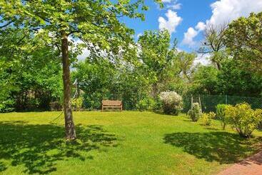 Hullám Villa B&b