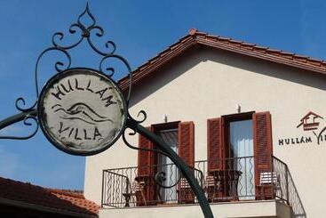 Hullám Villa B&b