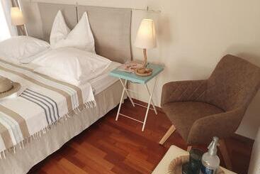 Hullám Villa B&b