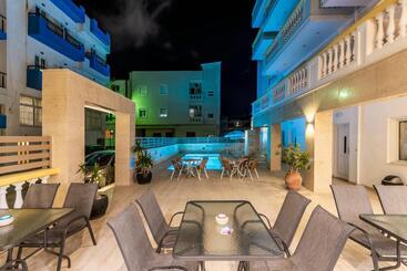 Irini Apartments