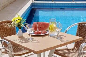 Irini Apartments