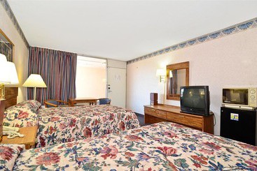 מוטל The Sanford Inn