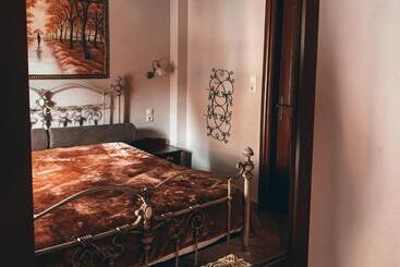 پانسیون Elena Guesthouse