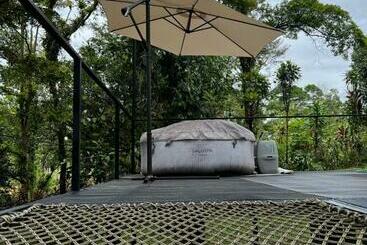 تختخواب و صبحانه Roble Coral Glamping