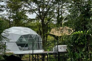 تختخواب و صبحانه Roble Coral Glamping