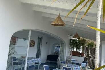 تختخواب و صبحانه Relais Villa Ettore