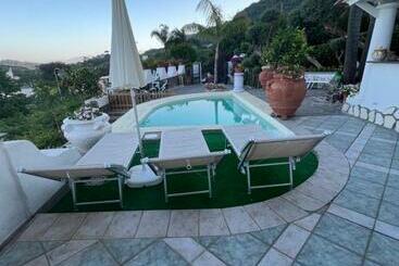 تختخواب و صبحانه Relais Villa Ettore