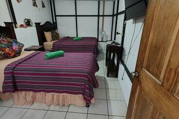 هتل Francisco S Rest House