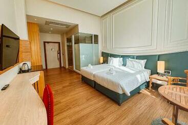 Grand Lord Hotel & Residence