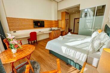Grand Lord Hotel & Residence