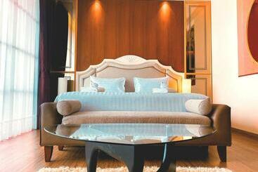 Grand Lord Hotel & Residence