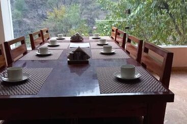 酒店 Harela Inn