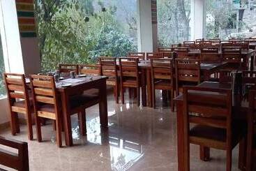 酒店 Harela Inn