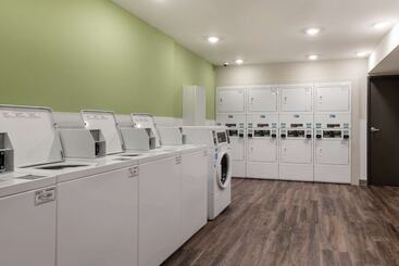 هتل Woodspring Suites Greensboro   High Point North