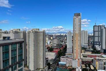 Luxurious & Spacious Suite At The Heart Of Manila