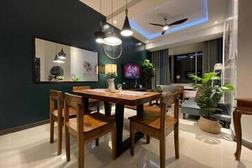 Luxurious & Spacious Suite At The Heart Of Manila